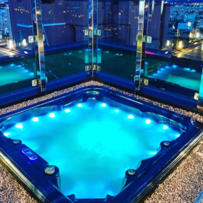 1 room 60m2 center of Obolon near River side. With Terrace. 22 floor